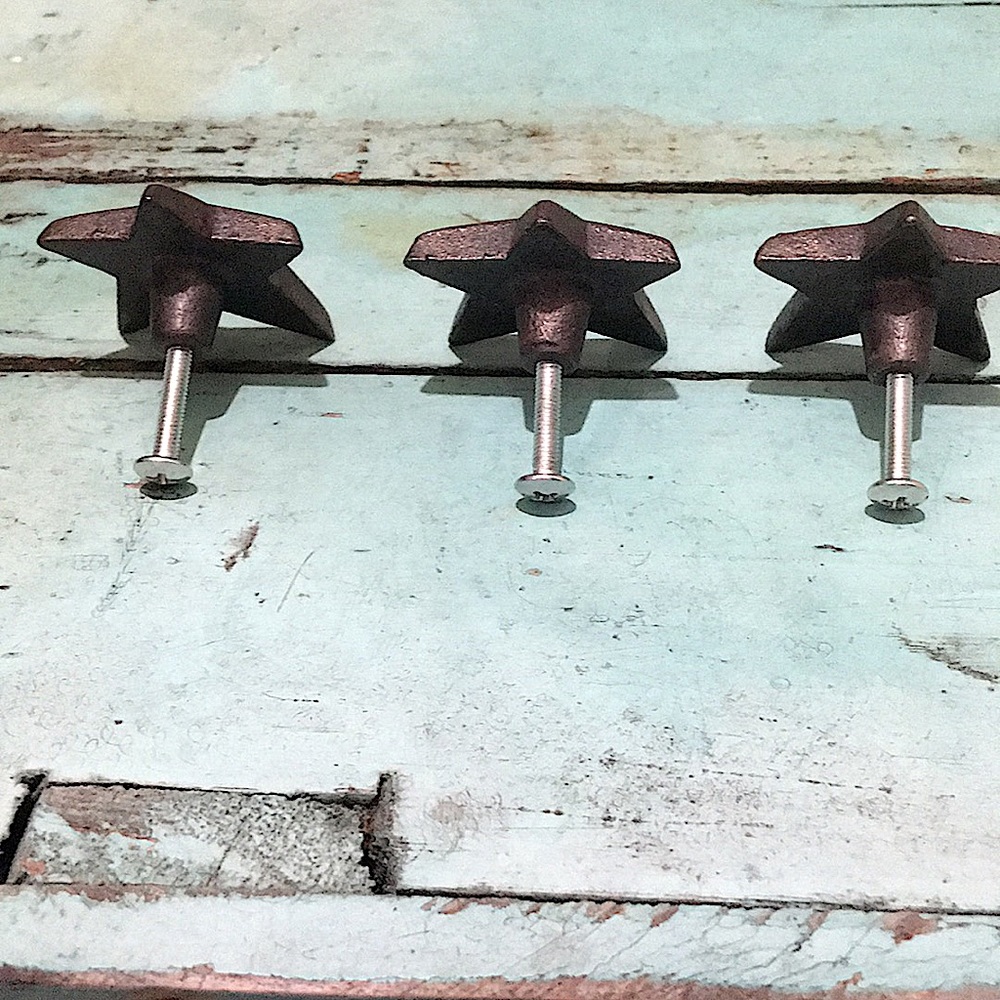 Set of 3 knobs - Picture 3 of 3